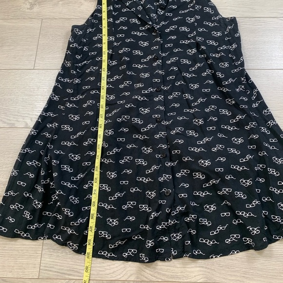 Anthropologie 11.1 Thylo Percy Black & White Glasses Print Tunic Top - Picture 9 of 10